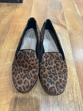 Clarks Leopard Print Slip-On Flats in Brown and Black size 9